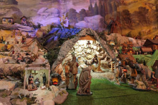 Niezwykła ruchoma szopka w Krakowie robi furorę! Ma ponad 100 figurek, a jej historia sięga 800 lat