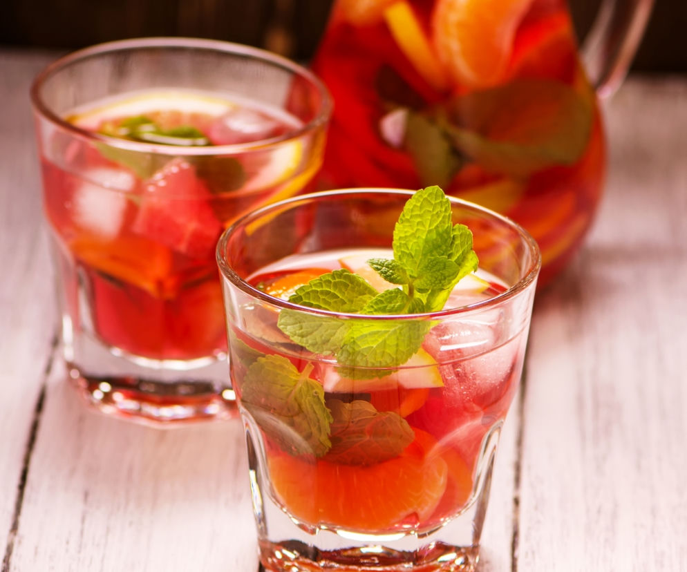drink sangria blanca