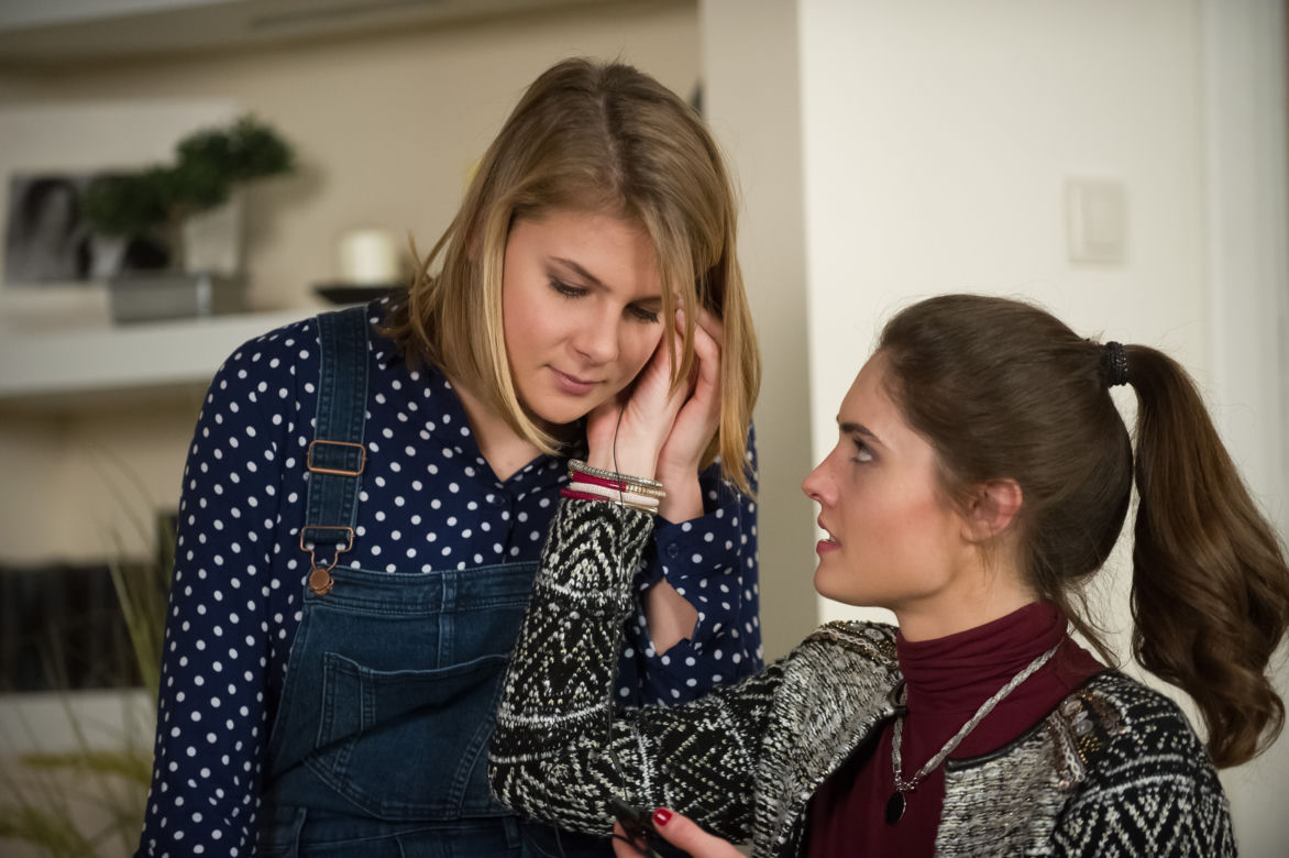Na Wspólnej odc. 2251 Ola (Marta Wierzbicka), Klaudia (Julia Trembecka)
