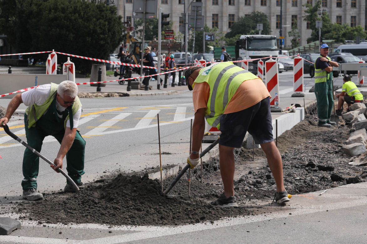 Ruszyły prace na pl. Trzech Krzyży i w jego okolicach