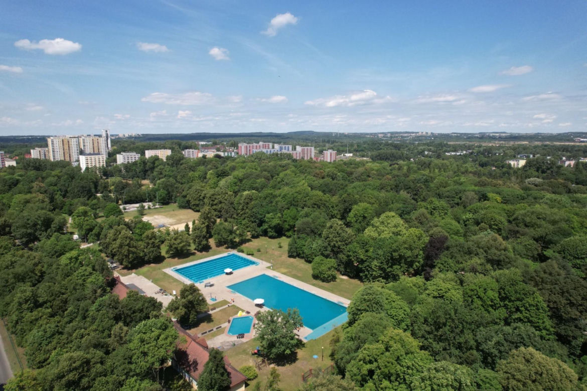 9. Kąpielisko odkryte w Park Miejskim w Bytomiu