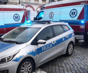 Pijany pacjent zaatakował ratownika medycznego. Policja musiała interweniować