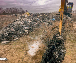 Mafia śmieciowa rozbita na Pomorzu! Działali pod osłoną nocy przy budowie S6