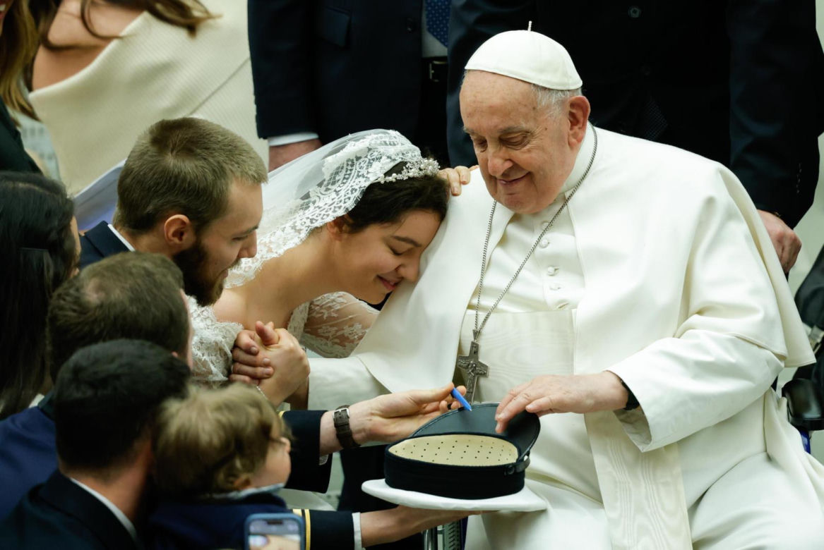 Papież Franciszek w szpitalu. Miał poważne problemy z głosem podczas audiencji