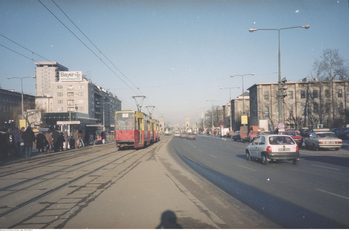 Warszawa z lat 90. Nie uwierzysz, że tak wyglądała stolica 25 lat temu	