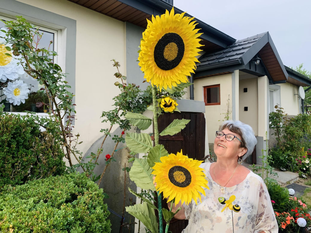 Kolorowe domy inspirowane twórczością Vincenta van Gogha zamieniły wieś liczącą zaledwie stu mieszkańców w prawdziwą atrakcję turystyczną