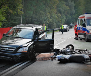 Mała Karczma. Tragiczny wypadek motocyklisty. 27-latek nie żyje