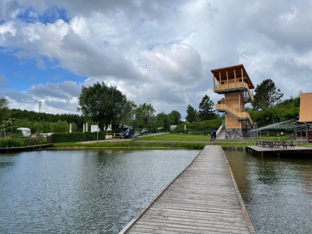 Nowa wieża widokowa w Krzyżach. Z panoramą jeziora Nidzickiego [ZDJĘCIA]