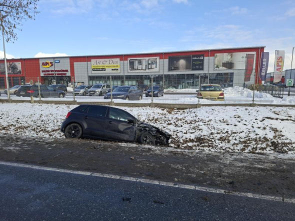 W Ujrzanowie na DK 63 zderzyły się trzy pojazdy