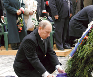 Donald Tusk i Władimir Putin w Katyniu