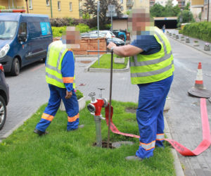 Piach i kamienie w kranówce
