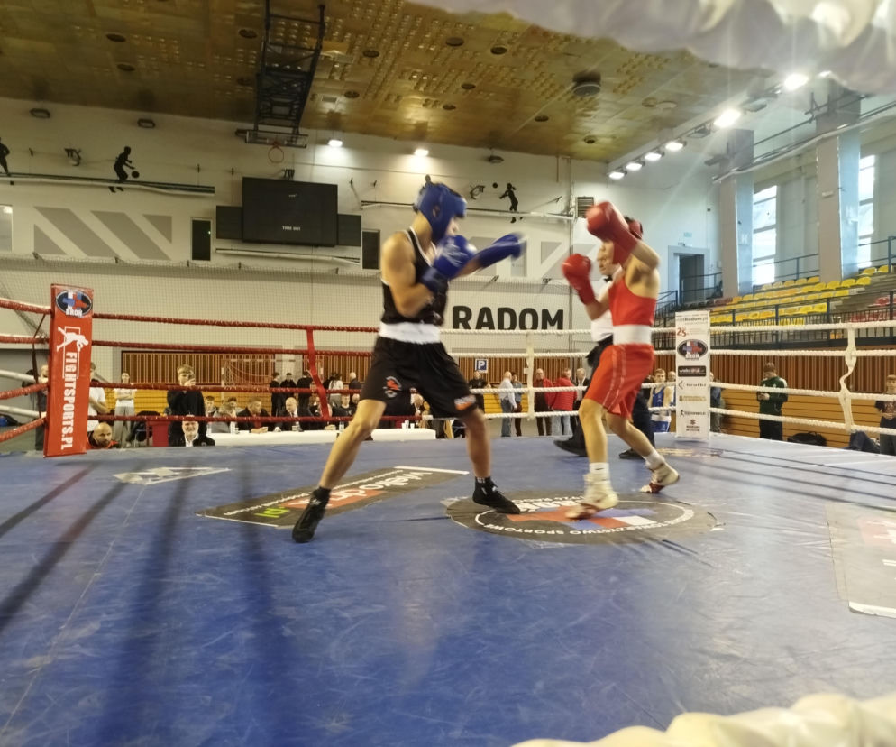 Następcy Paździora na ringu w hali przy Narutowicza! W Radomiu odbył się turniej bokserski z okazji 100 lecia Broni Radom 