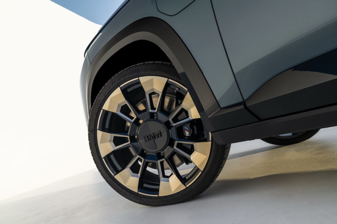 BMW XM (2023)