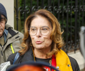 Marszałek Senatu złożyła bożonarodzeniowe życzenia. Aby Święta przyniosły pokój