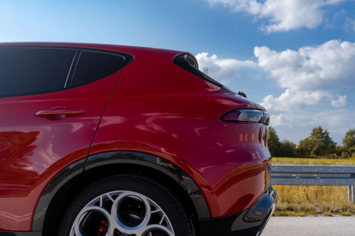 Alfa Romeo Tonale 1.5 T4 Hybrid 130 KM Edizione Speciale