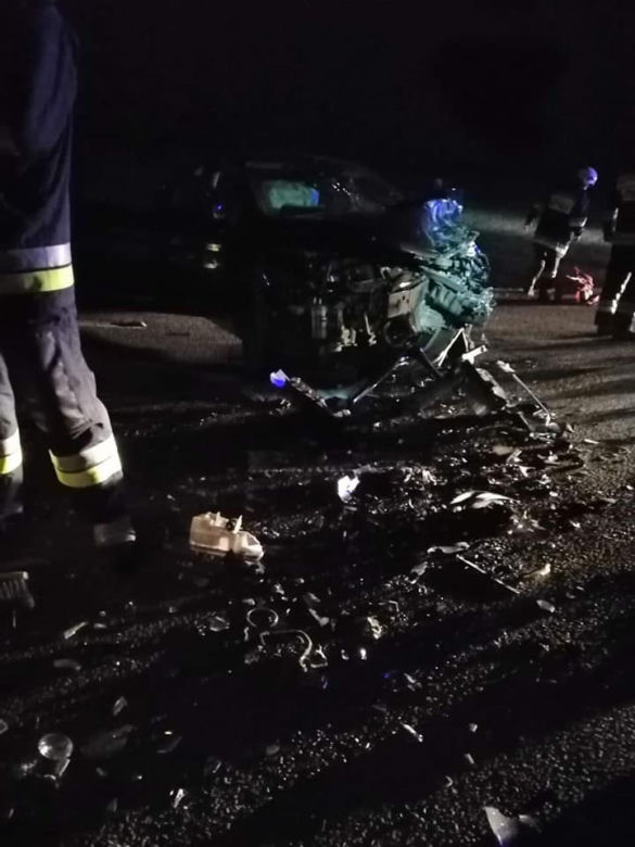 Czołowe zderzenie pod Głowaczowem. Dwie osoby w szpitalu