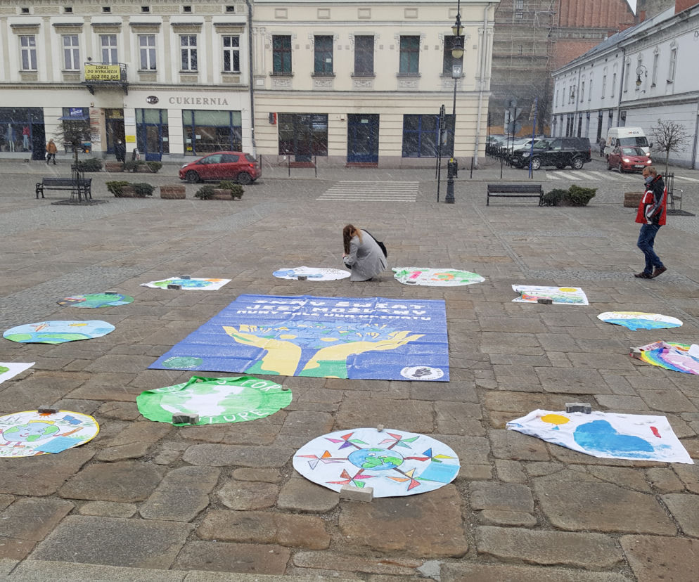 Happening Młodzieżowego Strajku Klimatycznego w Nowym Sączu