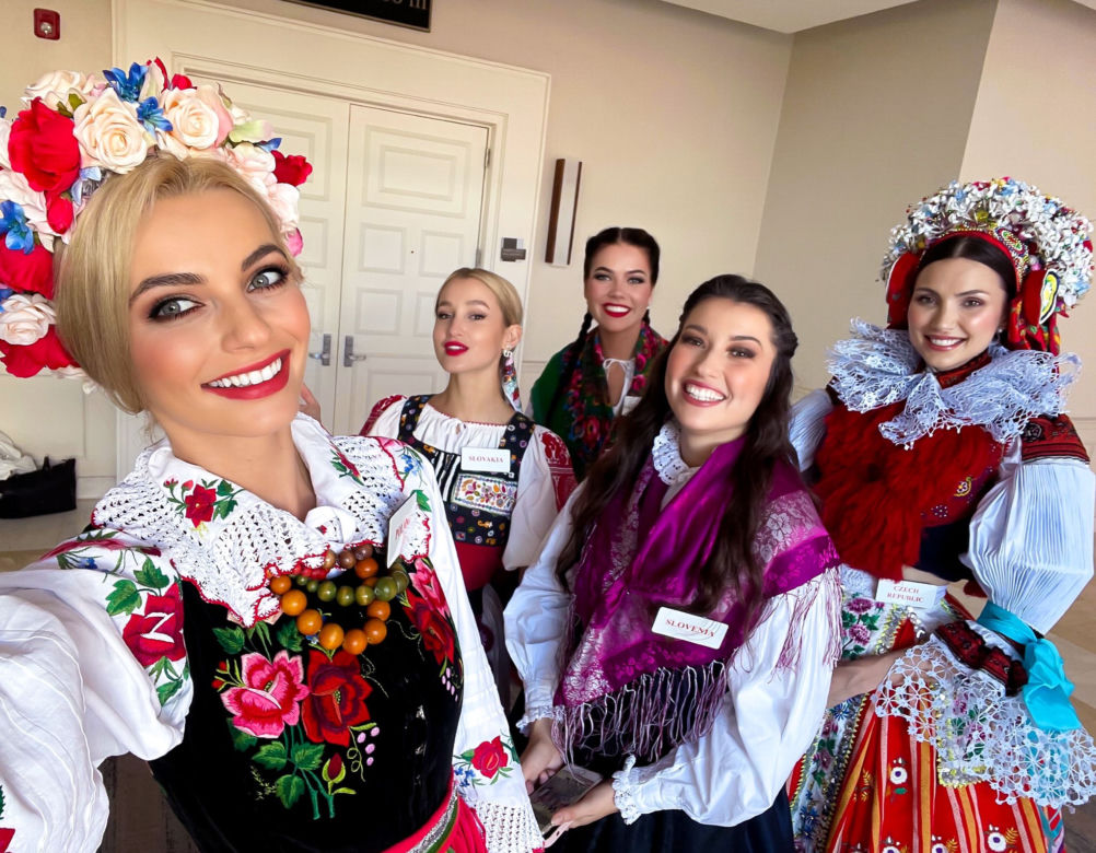 Karolina Bielawska - kim jest? Reprezentantka Polski w Miss World robi furorę!