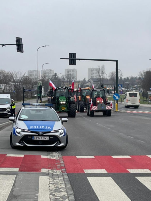 Strajk rolników w Krakowie i Małopolsce. Ciągniki blokują ulice w miastach