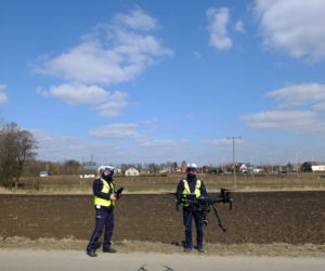 Na drogowych piratów polują z...nieba! Lubelscy policjanci mają nowy sposób na niesfornych kierowców