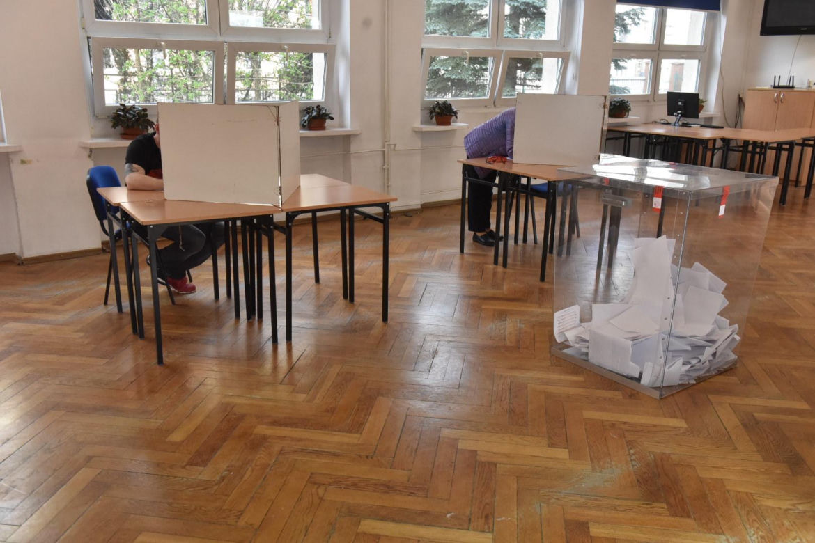 Wybory samorządowe 2024 w Toruniu. Zdjęcia z lokali wyborczych, tak głosowali mieszkańcy Torunia