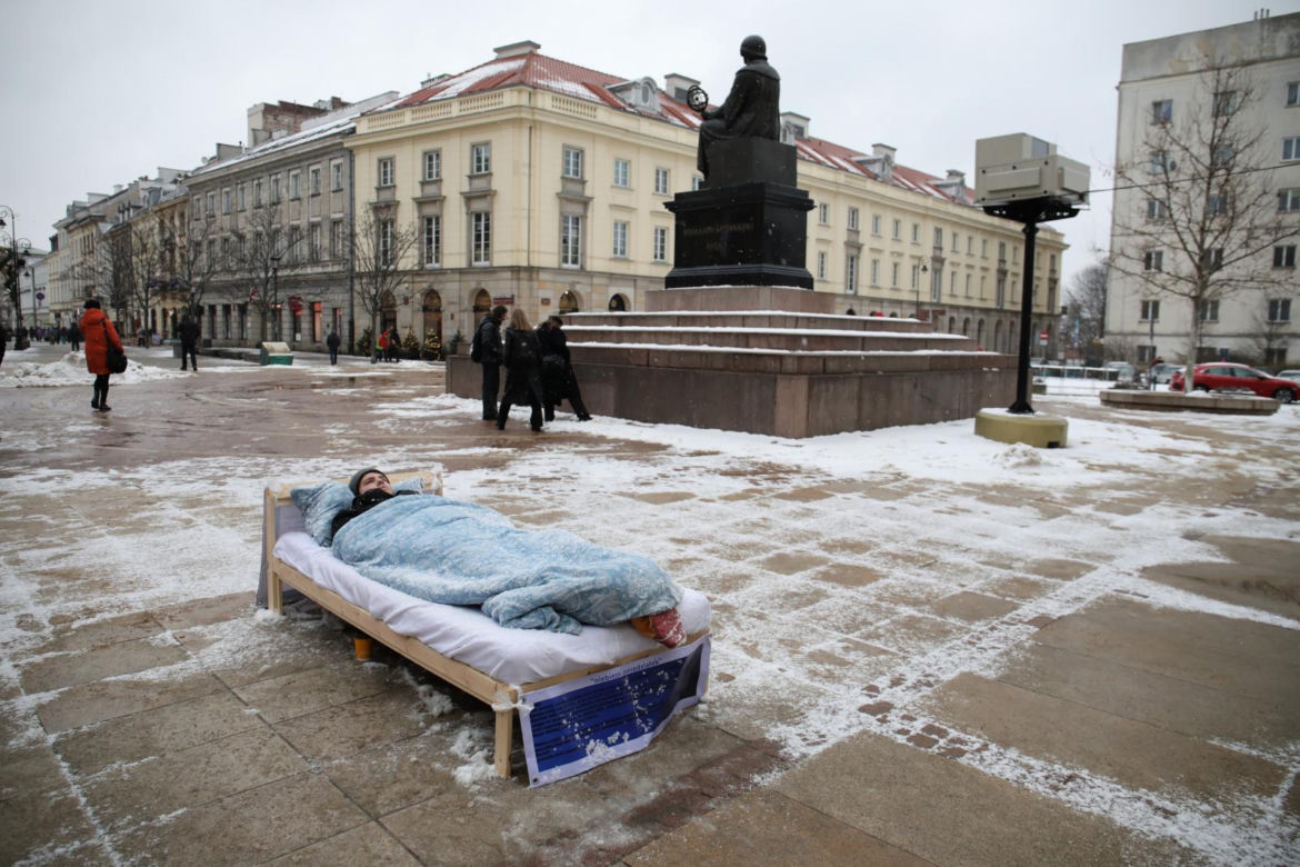 Nietypowa manifestacja na Krakowskim Przedmieściu w Warszawie