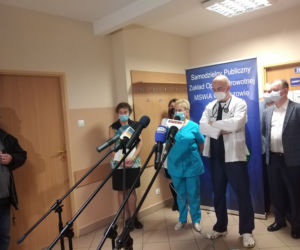 RZESZÓW: To historyczny moment! Pierwszą zaszczepioną przeciw COVID-19 jest epidemiolog