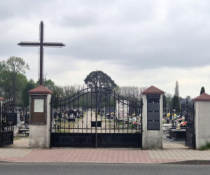 Zabójstwo w Raszynie. Na tym cmentarzu znaleziono ciało 67-latka