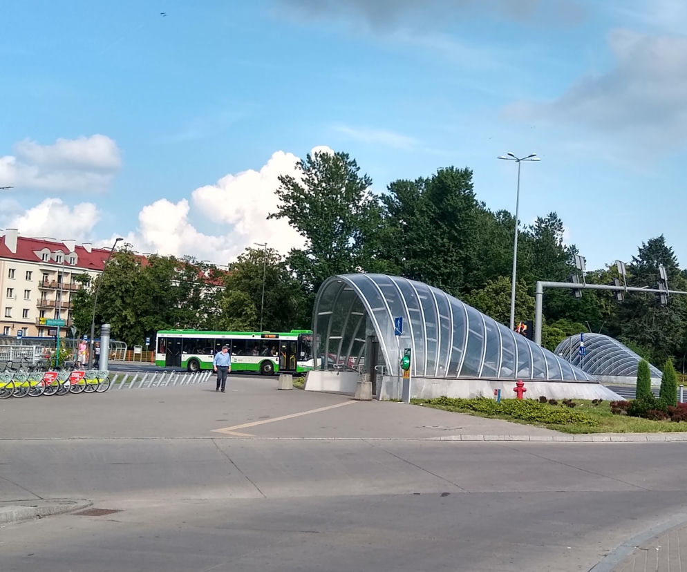 Do zdarzenia doszło przy centrum przesiadkowym przy al. Piłsudskiego