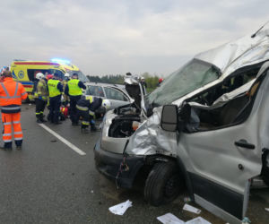 Wypadek na A1 w Gorzuchowie, wszystkie osoby zostały przewiezione do szpitala