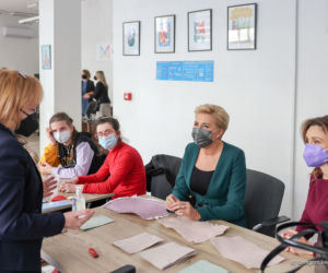 Agata Duda, okazała serce. Gotowała dla bezdomnych w zielonym garniturze