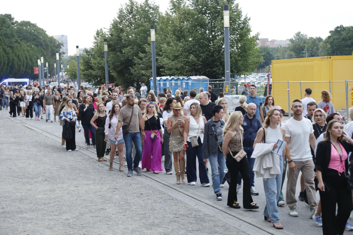 Koncert Jennifer Lopez w Warszawie (25.07.2025) - część pierwsza. Organizatorem koncertu jest Prestige MJM