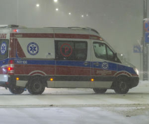 Chciał tylko pomachać na do widzenia. Wtedy 4-latek wypadł z okna