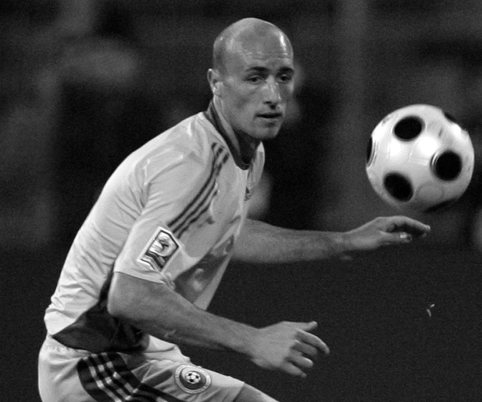 Piłkarz Gabriel Mureșan podczas gry na boisku. O tragicznej śmierci sportowca przeczytasz na SE.