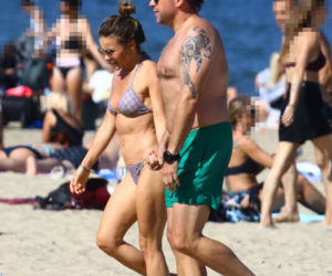 Edyta Herbuś na plaży