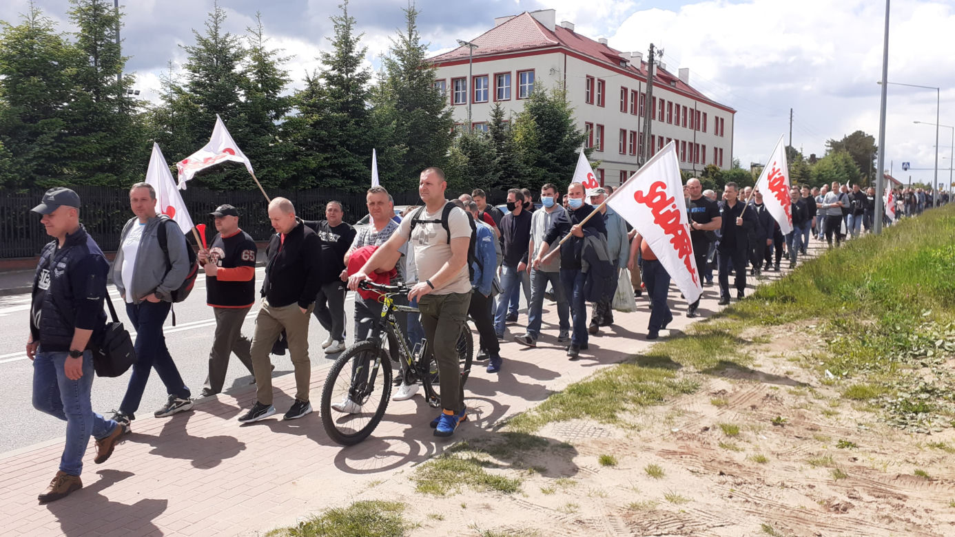 Pikieta w MAN-ie. Związkowa "Solidarność" w MAN BUS nadal protestuje!