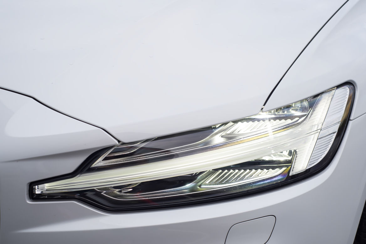Volvo V60 T8 Twin Engine AWD R-Design AT8