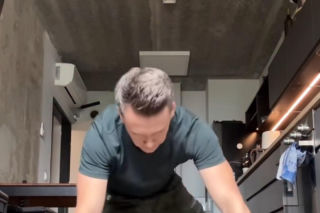 Krzysztof Kwiatkowski (Jakub Karski) na planie M jak miłość trenuje do Tańca z gwiazdami