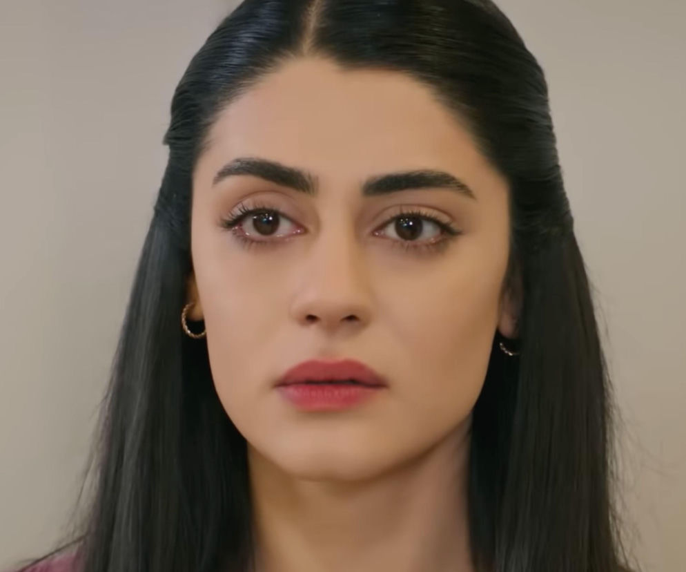 Panna młoda, odcinek 14: Beyza rozpoczyna nową intrygę, a spóźniona Hancer pada ofiarą upokorzenia