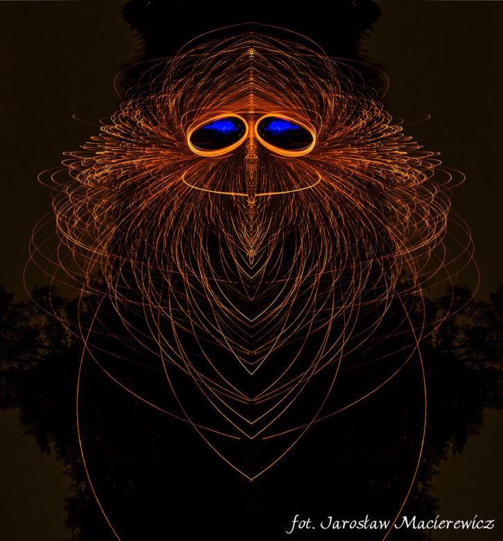 Lightpainting: Tak się maluje światłem latarki!