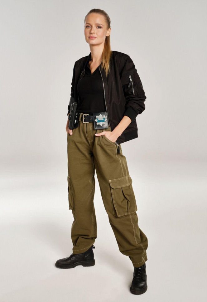 Sandra Pastuszak, komisarz (Dominika Kryszczyńska)  