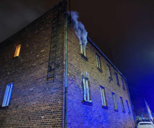 Tragiczny pożar w Chełmku. W mieszkaniu znaleziono zwęglone zwłoki mężczyzny