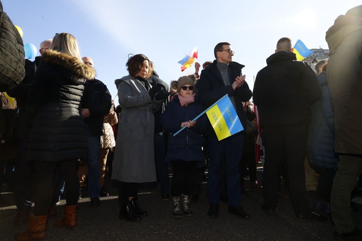 Warszawa. Manifestacji pod hasłem: Matki wołają przestańcie strzelać do dzieci!