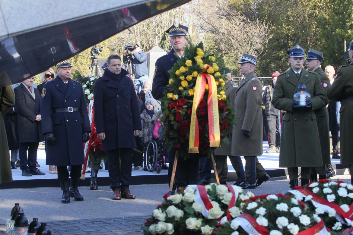 Obchody 16. rocznicy katastrofy smoleńskiej. Powązki
