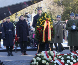 Obchody 16. rocznicy katastrofy smoleńskiej. Powązki