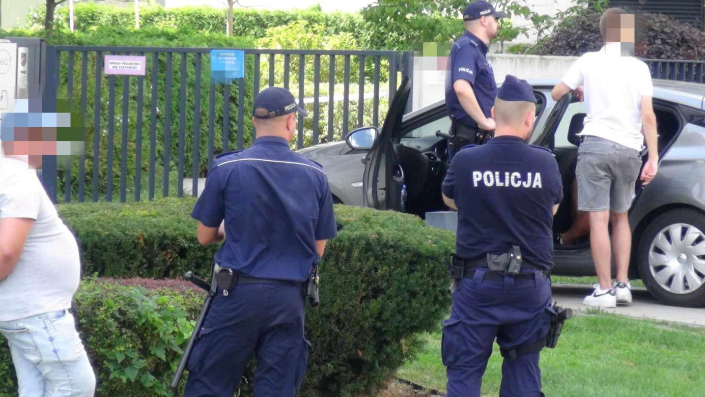 Ewakuacja na Gocławiu. W mieszkaniu materiał wybuchowy!