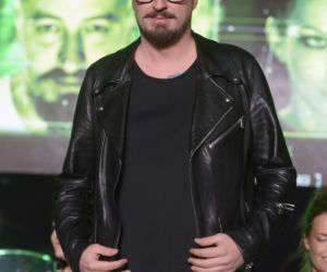 Tak na początku kariery wyglądał Piotr Kędzierski. Dziś trudno go rozpoznać na starych zdjęciach