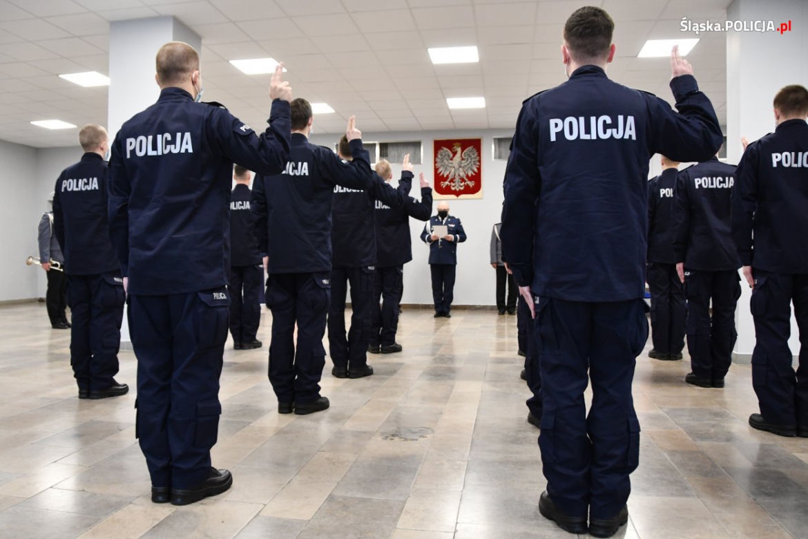  Śliczne policjantki zasiliły szeregi śląskiej policji. Ślubowanie mają za sobą [ZDJĘCIA]