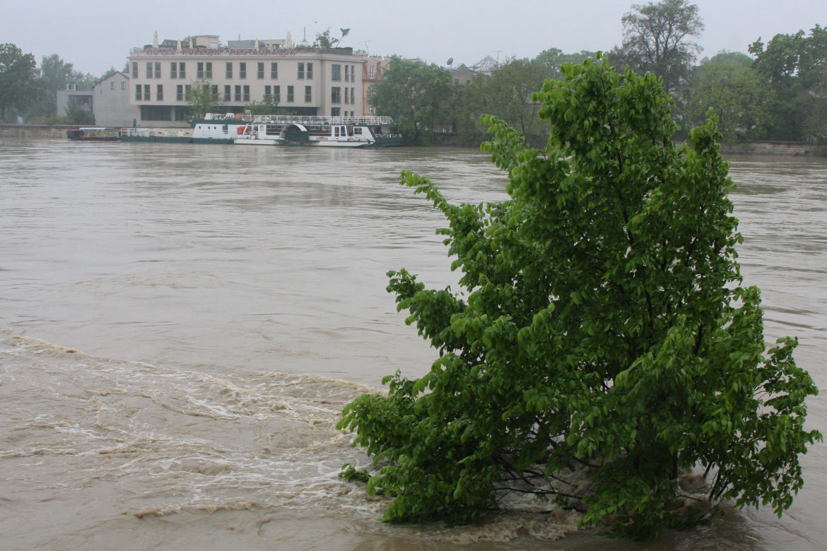 Tak Kraków walczył z ogromną powodzią w 2010
