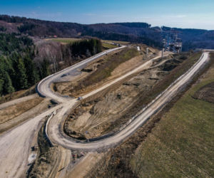 Najwyższa estakada w Polsce powstaje na S19 Babica Jawornik. Na plac budowy prowadzą serpentyny